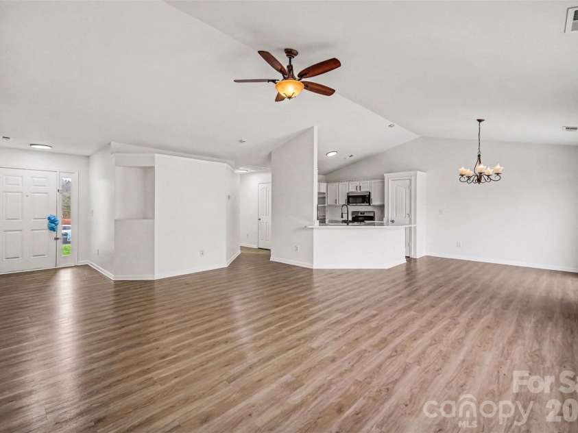 7941 Mossycup Drive, Charlotte, NC 28215.  MLS# CAR4292875, YatesRealty ID 6426. Open Living Plan
