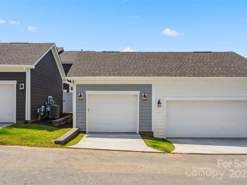 131 Cherry Springs Lane, Asheville, NC 28804.  MLS# CAR4315060, YatesRealty ID 643. 