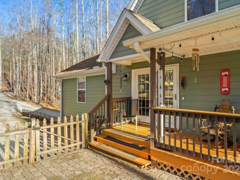 2959/2961 Bearwallow Mountain Road, Hendersonville, NC 28792.  MLS# CAR4209575, YatesRealty ID 6430. 