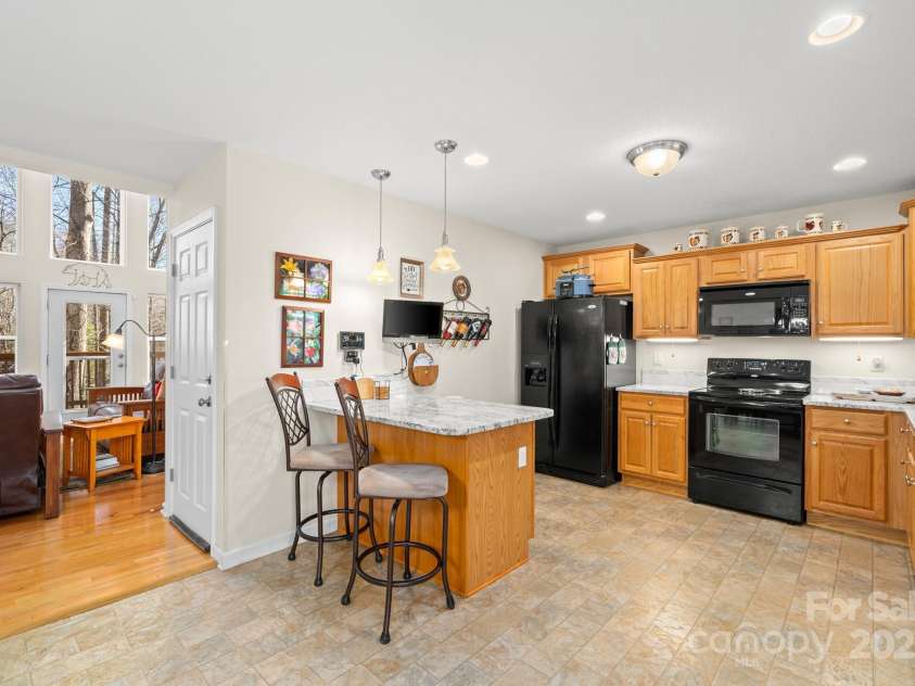 2959/2961 Bearwallow Mountain Road, Hendersonville, NC 28792.  MLS# CAR4209575, YatesRealty ID 6430. 