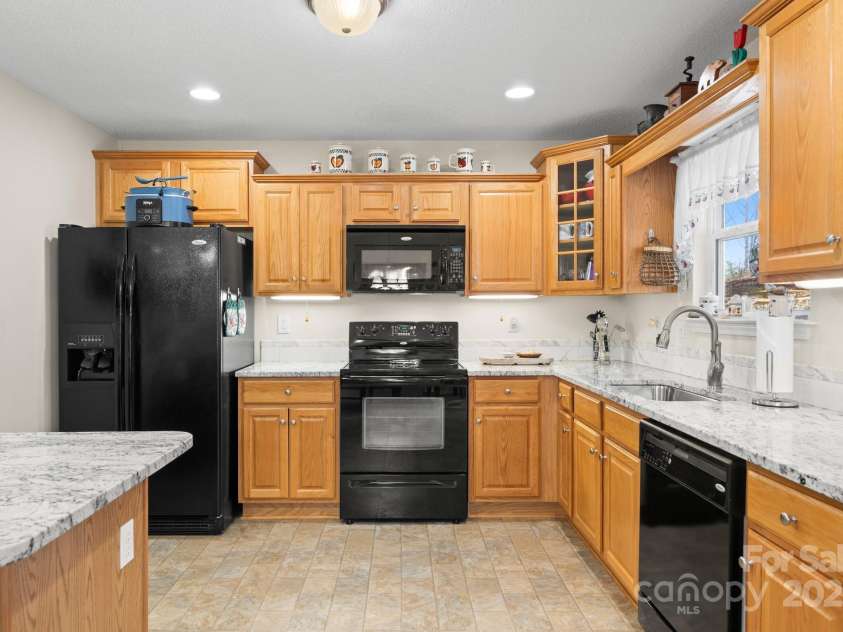 2959/2961 Bearwallow Mountain Road, Hendersonville, NC 28792.  MLS# CAR4209575, YatesRealty ID 6430. 