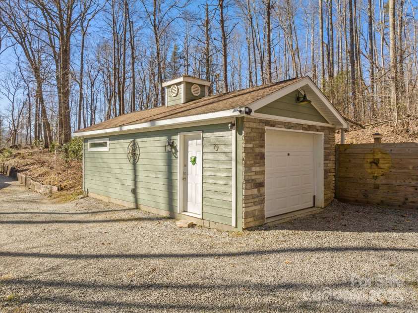 2959/2961 Bearwallow Mountain Road, Hendersonville, NC 28792.  MLS# CAR4209575, YatesRealty ID 6430. Detached tandem garage with power