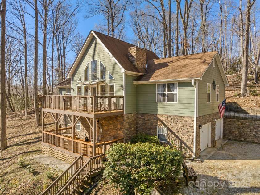 2959/2961 Bearwallow Mountain Road, Hendersonville, NC 28792.  MLS# CAR4320317, YatesRealty ID 6430. 