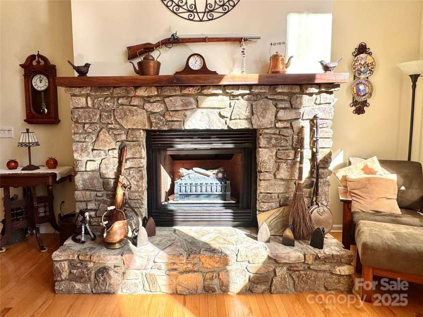 2959/2961 Bearwallow Mountain Road, Hendersonville, NC 28792.  MLS# CAR4320317, YatesRealty ID 6430. 