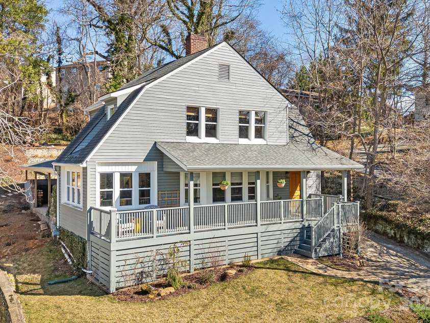 22 Kenilwood Place, Asheville, NC 28803.  MLS# CAR4187020, YatesRealty ID 6432. 