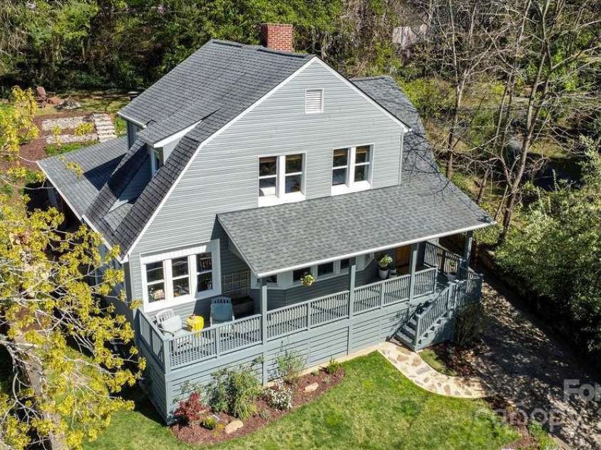 22 Kenilwood Place, Asheville, NC 28803.  MLS# CAR4308244, YatesRealty ID 6432. 