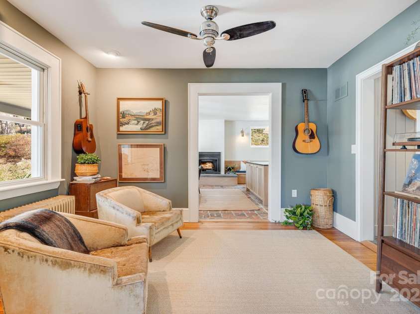 22 Kenilwood Place, Asheville, NC 28803.  MLS# CAR4308244, YatesRealty ID 6432. 