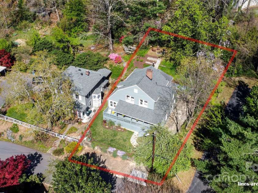 22 Kenilwood Place, Asheville, NC 28803.  MLS# CAR4308244, YatesRealty ID 6432. 