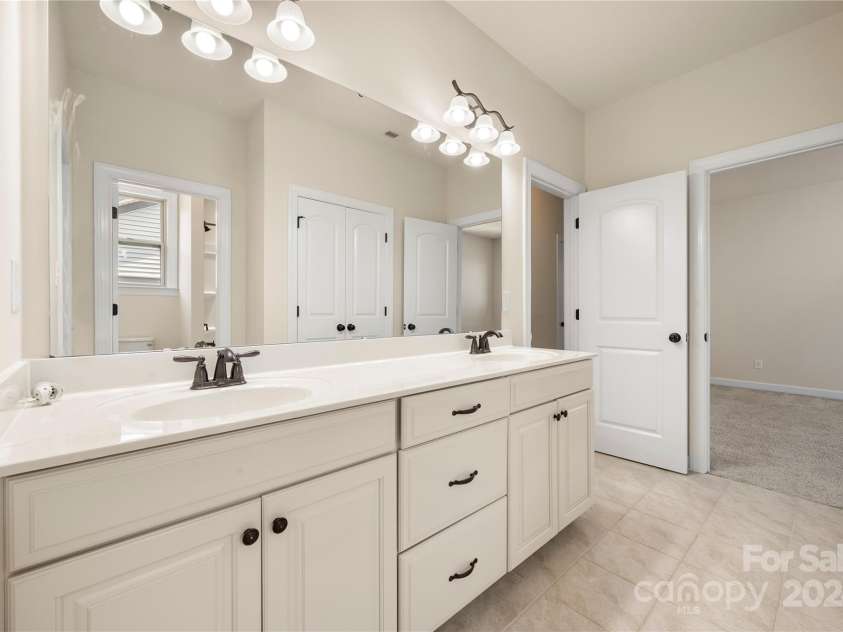 1218 Kings Grove Drive, York, SC 29745.  MLS# CAR4208306, YatesRealty ID 6434. 