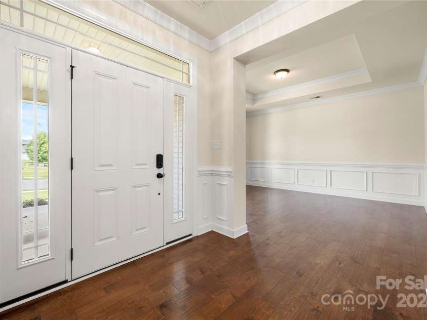 1218 Kings Grove Drive, York, SC 29745.  MLS# CAR4208306, YatesRealty ID 6434. Foyer