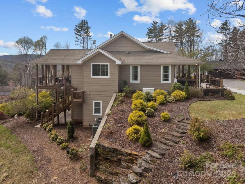 92 Branch Road, Spruce Pine, NC 28777.  MLS# CAR4246007, YatesRealty ID 6435. 3 acres and house generator