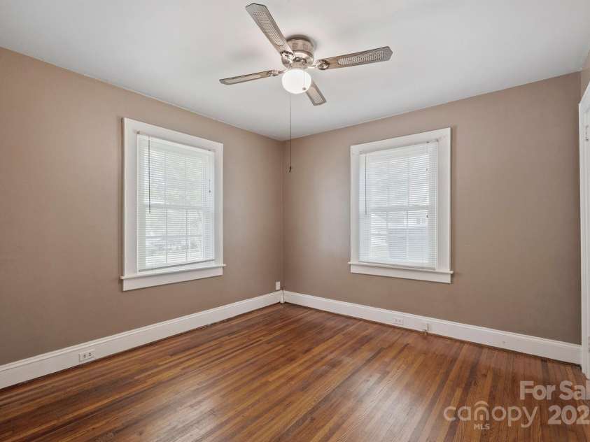 627 Flint Street, Lincolnton, NC 28092.  MLS# CAR4246815, YatesRealty ID 6436. 