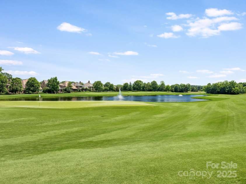 8710 Chewton Glen Drive, Waxhaw, NC 28173.  MLS# CAR4245013, YatesRealty ID 6437. Golf Course