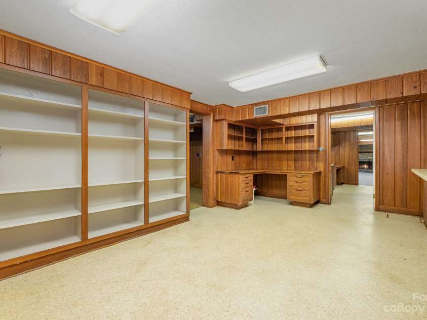 2756 Peachtree Road, Statesville, NC 28625.  MLS# CAR4072282, YatesRealty ID 644. This room has been used for an art studio for students but is open for many options. 