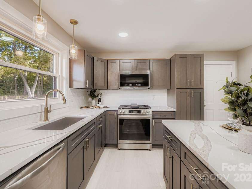 6210 Cora Street, Charlotte, NC 28216.  MLS# CAR4314569, YatesRealty ID 644. 