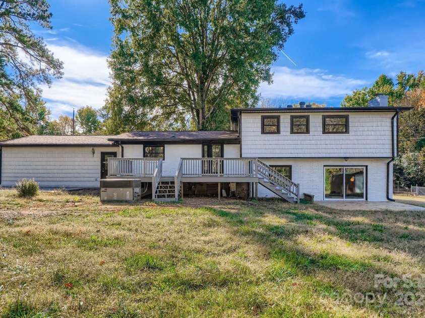 6210 Cora Street, Charlotte, NC 28216.  MLS# CAR4314569, YatesRealty ID 644. 