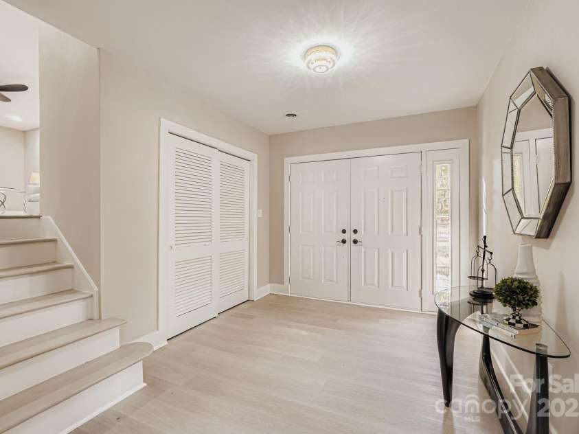 6210 Cora Street, Charlotte, NC 28216.  MLS# CAR4314569, YatesRealty ID 644. Entrance