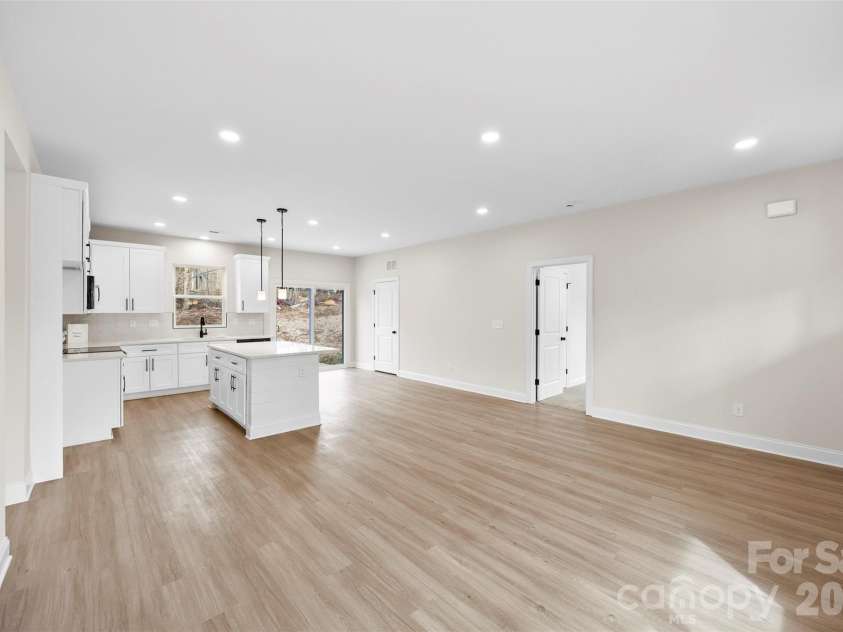 400 Brice Street, Kings Mountain, NC 28086.  MLS# CAR4345785, YatesRealty ID 6440. 