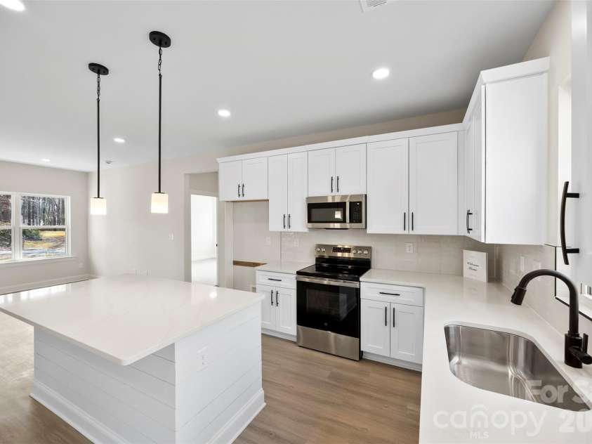 400 Brice Street, Kings Mountain, NC 28086.  MLS# CAR4345785, YatesRealty ID 6440. 