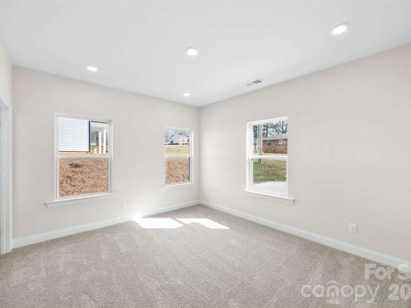 400 Brice Street, Kings Mountain, NC 28086.  MLS# CAR4345785, YatesRealty ID 6440. 