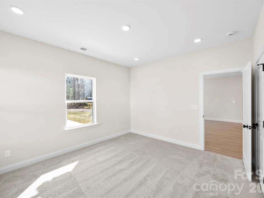 400 Brice Street, Kings Mountain, NC 28086.  MLS# CAR4345785, YatesRealty ID 6440. 