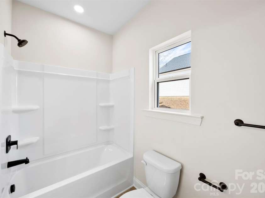 400 Brice Street, Kings Mountain, NC 28086.  MLS# CAR4345785, YatesRealty ID 6440. 