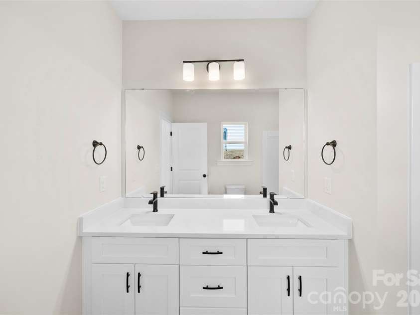 400 Brice Street, Kings Mountain, NC 28086.  MLS# CAR4345785, YatesRealty ID 6440. 