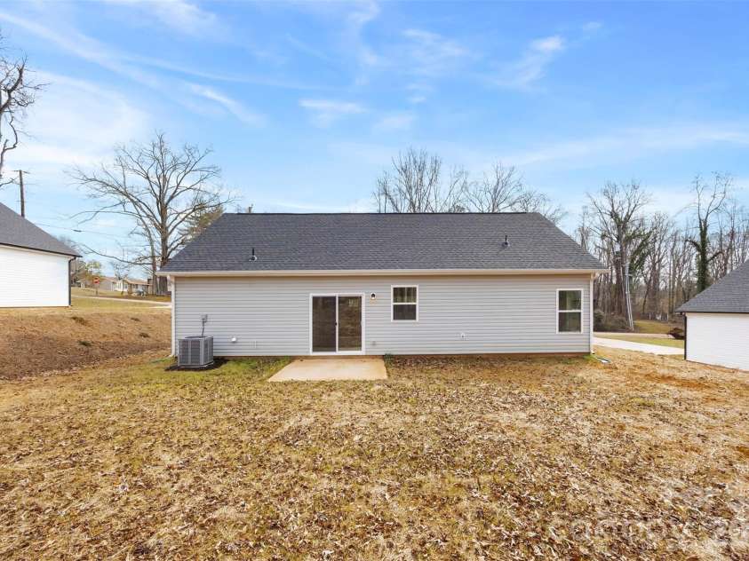400 Brice Street, Kings Mountain, NC 28086.  MLS# CAR4345785, YatesRealty ID 6440. 
