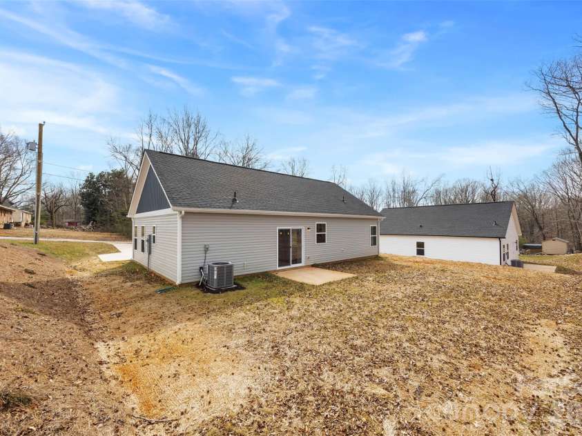 400 Brice Street, Kings Mountain, NC 28086.  MLS# CAR4345785, YatesRealty ID 6440. 