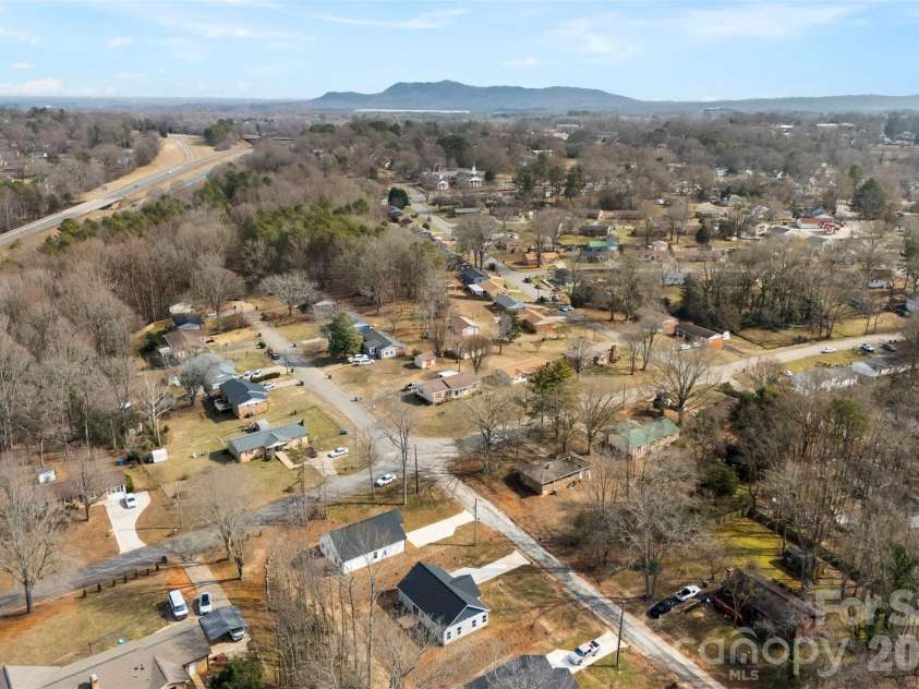 400 Brice Street, Kings Mountain, NC 28086.  MLS# CAR4345785, YatesRealty ID 6440. 