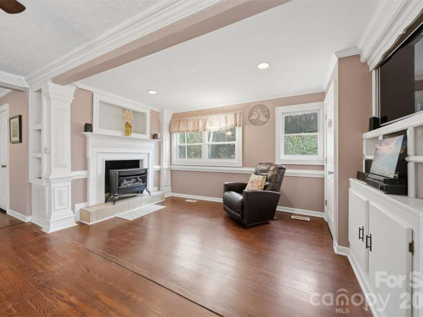 621 Wildlife Lake Road, Old Fort, NC 28762.  MLS# CAR4355903, YatesRealty ID 6442. 