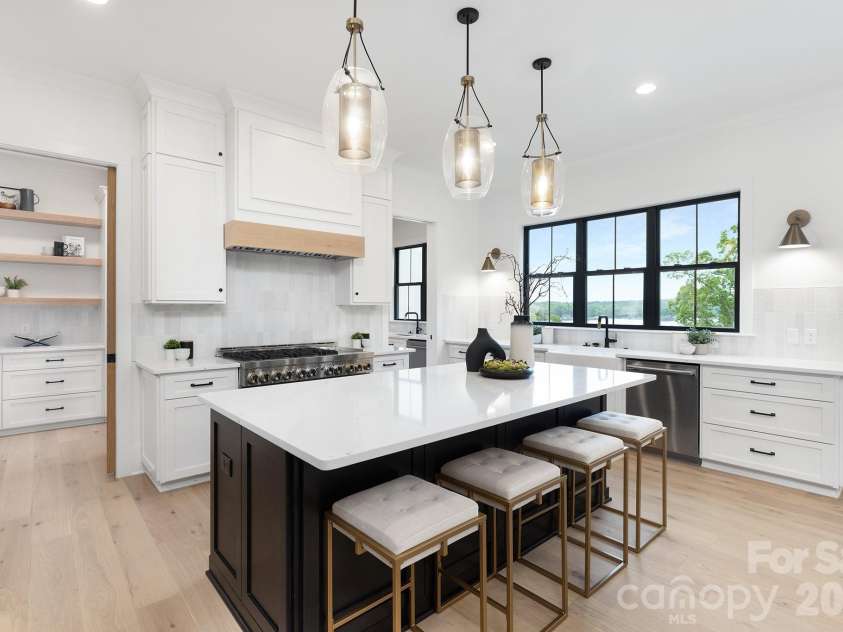18304 Rosapenny Road, Charlotte, NC 28278.  MLS# CAR4329867, YatesRealty ID 6443. 