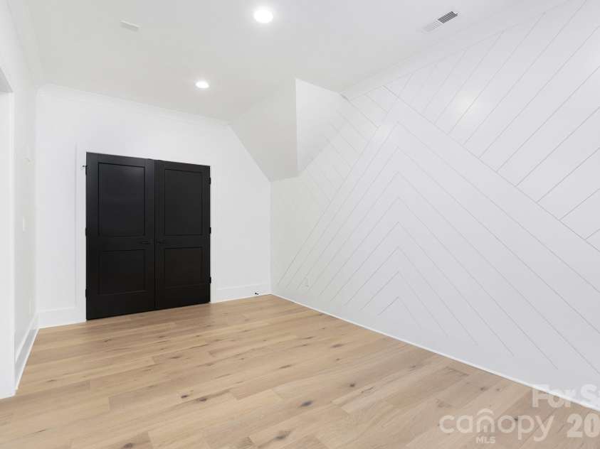 18304 Rosapenny Road, Charlotte, NC 28278.  MLS# CAR4329867, YatesRealty ID 6443. Game Room