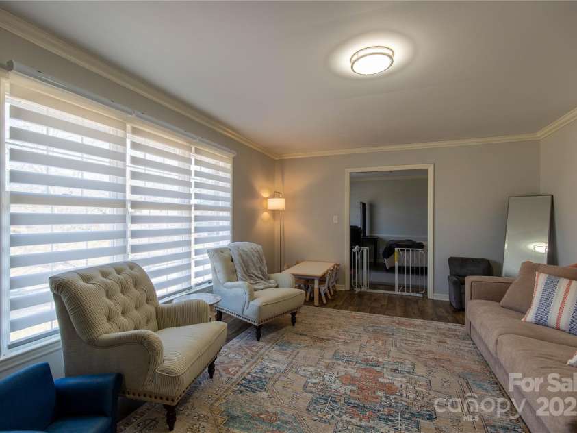 911 Wimbledon Place, High Point, NC 27262.  MLS# CAR4219544, YatesRealty ID 6443. 