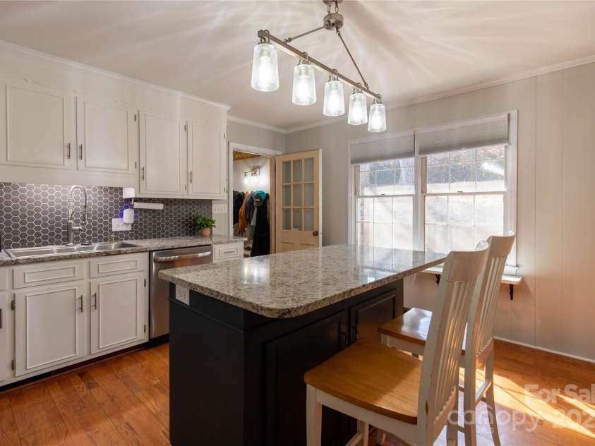 911 Wimbledon Place, High Point, NC 27262.  MLS# CAR4219544, YatesRealty ID 6443. 