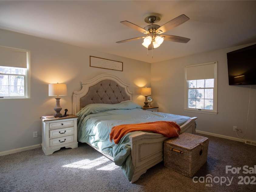 911 Wimbledon Place, High Point, NC 27262.  MLS# CAR4219544, YatesRealty ID 6443. 