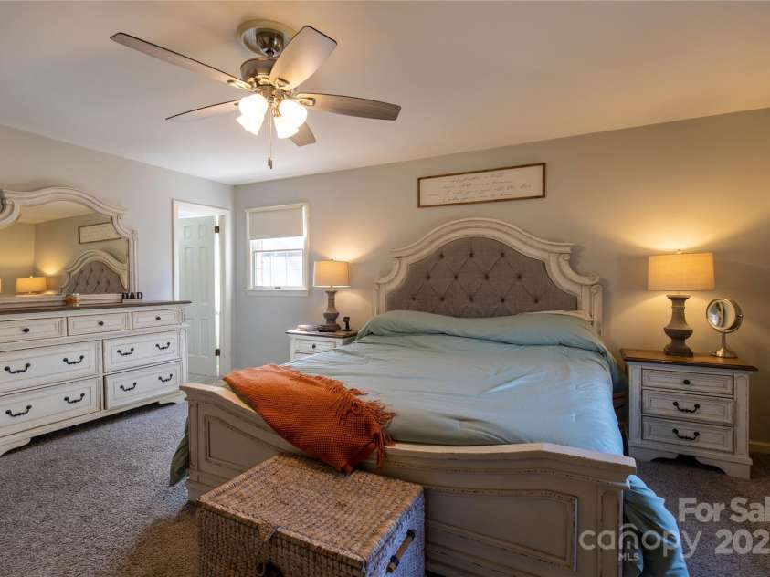 911 Wimbledon Place, High Point, NC 27262.  MLS# CAR4219544, YatesRealty ID 6443. 