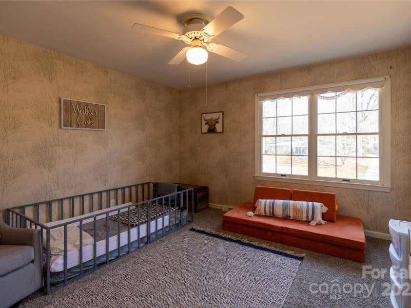 911 Wimbledon Place, High Point, NC 27262.  MLS# CAR4219544, YatesRealty ID 6443. 