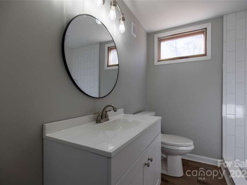 911 Wimbledon Place, High Point, NC 27262.  MLS# CAR4219544, YatesRealty ID 6443. 