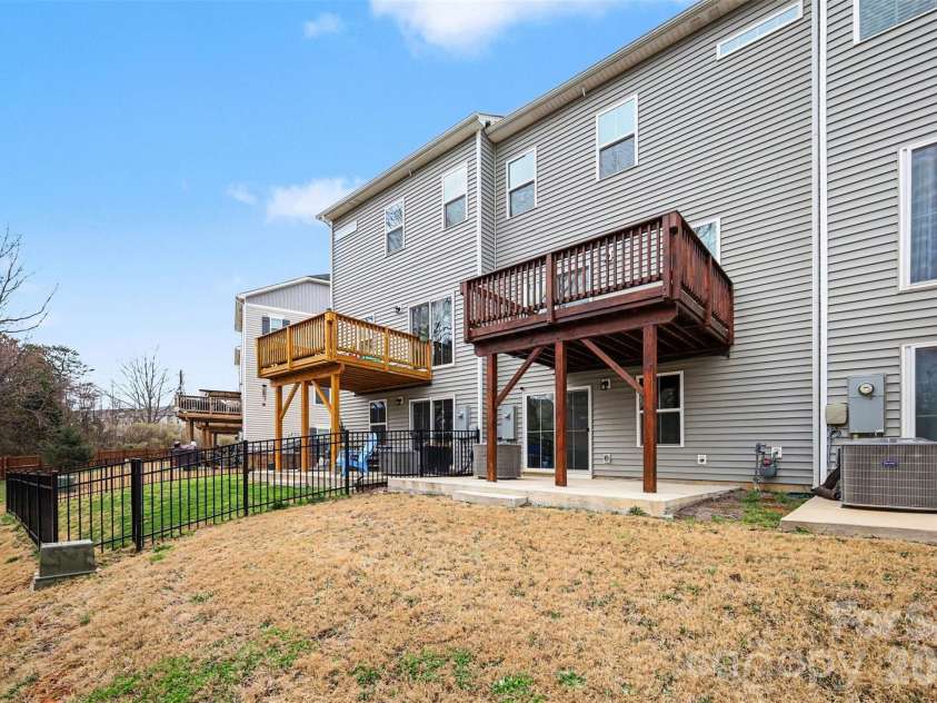 2625 Grantham Place Drive, Fort Mill, SC 29715.  MLS# CAR4353500, YatesRealty ID 6444. 