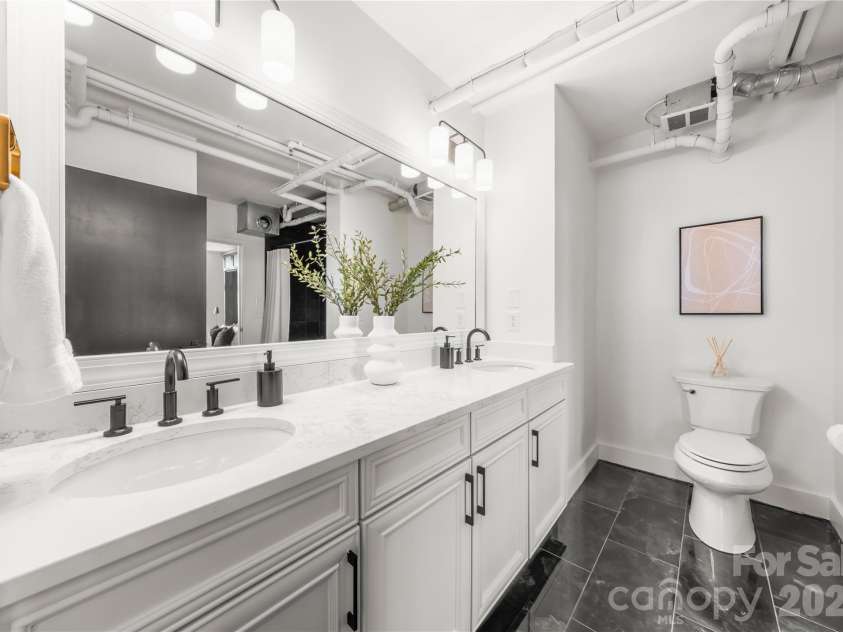 715 Graham Street, Charlotte, NC 28202.  MLS# CAR4352163, YatesRealty ID 6452. 
