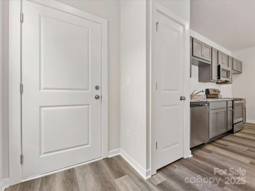 2130 Acclaim Street, Charlotte, NC 28205.  MLS# CAR4154905, YatesRealty ID 6453. 