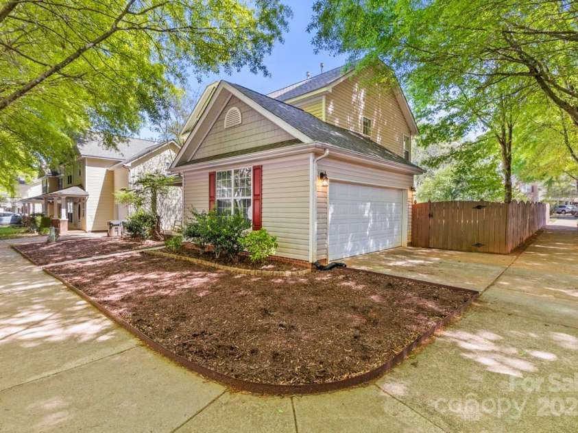 13206 Meadowmere Road, Huntersville, NC 28078.  MLS# CAR4245792, YatesRealty ID 6454. Rare ATTACHED two car garage