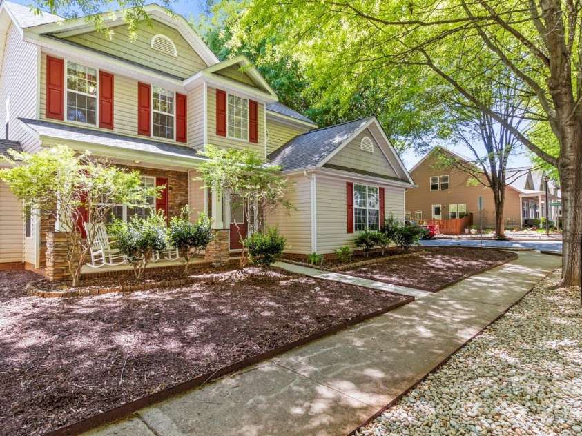 13206 Meadowmere Road, Huntersville, NC 28078.  MLS# CAR4245792, YatesRealty ID 6454. So much to offer, at a Fantastic Price!