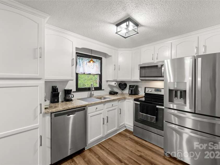 173 8th Avenue, Conover, NC 28613.  MLS# CAR4246889, YatesRealty ID 6455. 