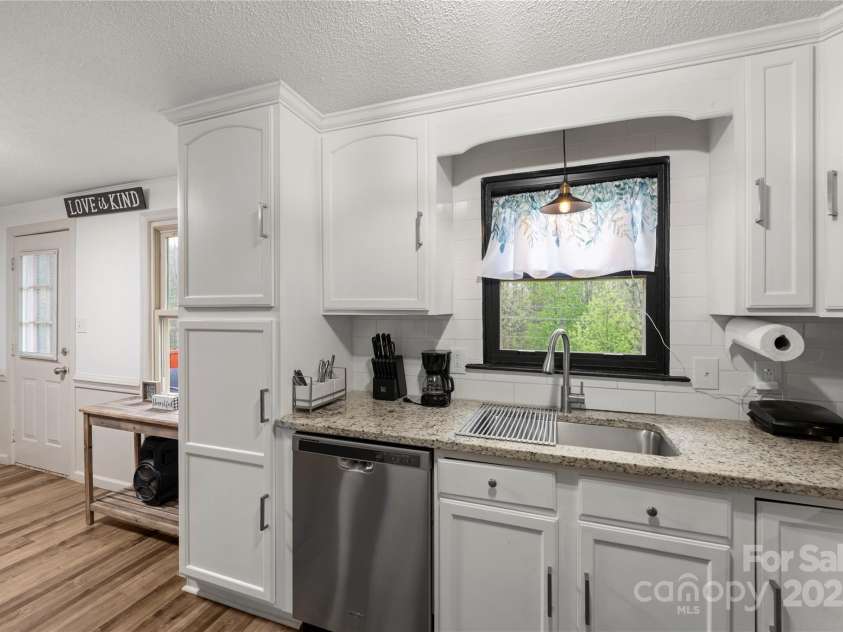 173 8th Avenue, Conover, NC 28613.  MLS# CAR4246889, YatesRealty ID 6455. 