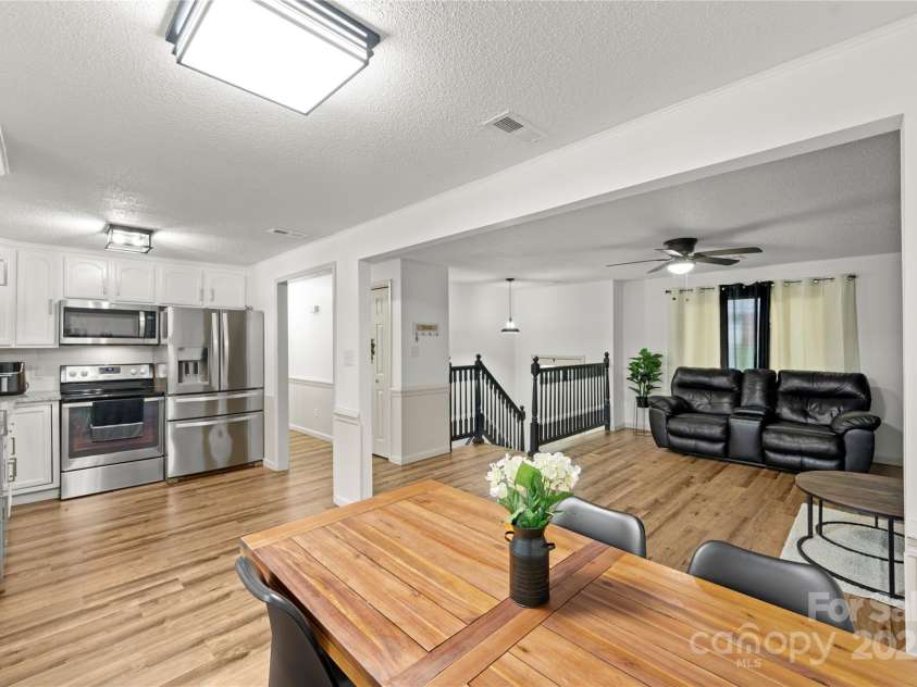 173 8th Avenue, Conover, NC 28613.  MLS# CAR4246889, YatesRealty ID 6455. 