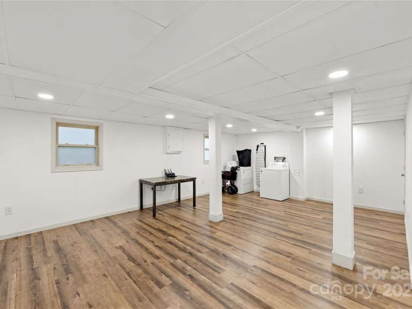 173 8th Avenue, Conover, NC 28613.  MLS# CAR4246889, YatesRealty ID 6455. 