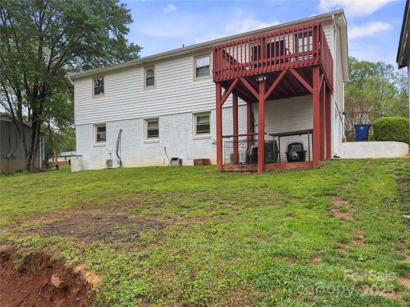 173 8th Avenue, Conover, NC 28613.  MLS# CAR4246889, YatesRealty ID 6455. 