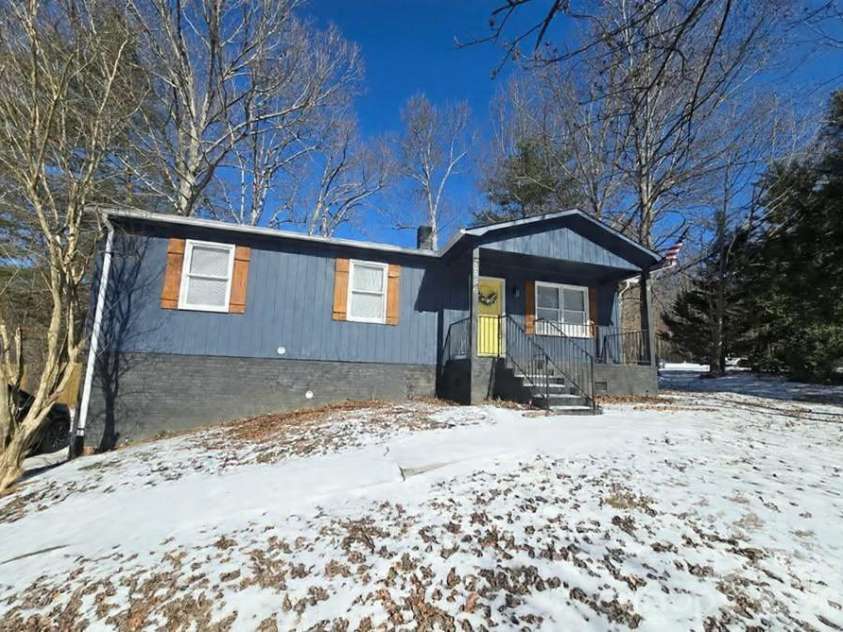 2696 Tablerock Road, Lenoir, NC 28645.  MLS# CAR4321381, YatesRealty ID 6456. 